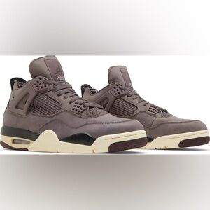 Jordan 4 Retro SP
A Ma Maniére Violet Ore